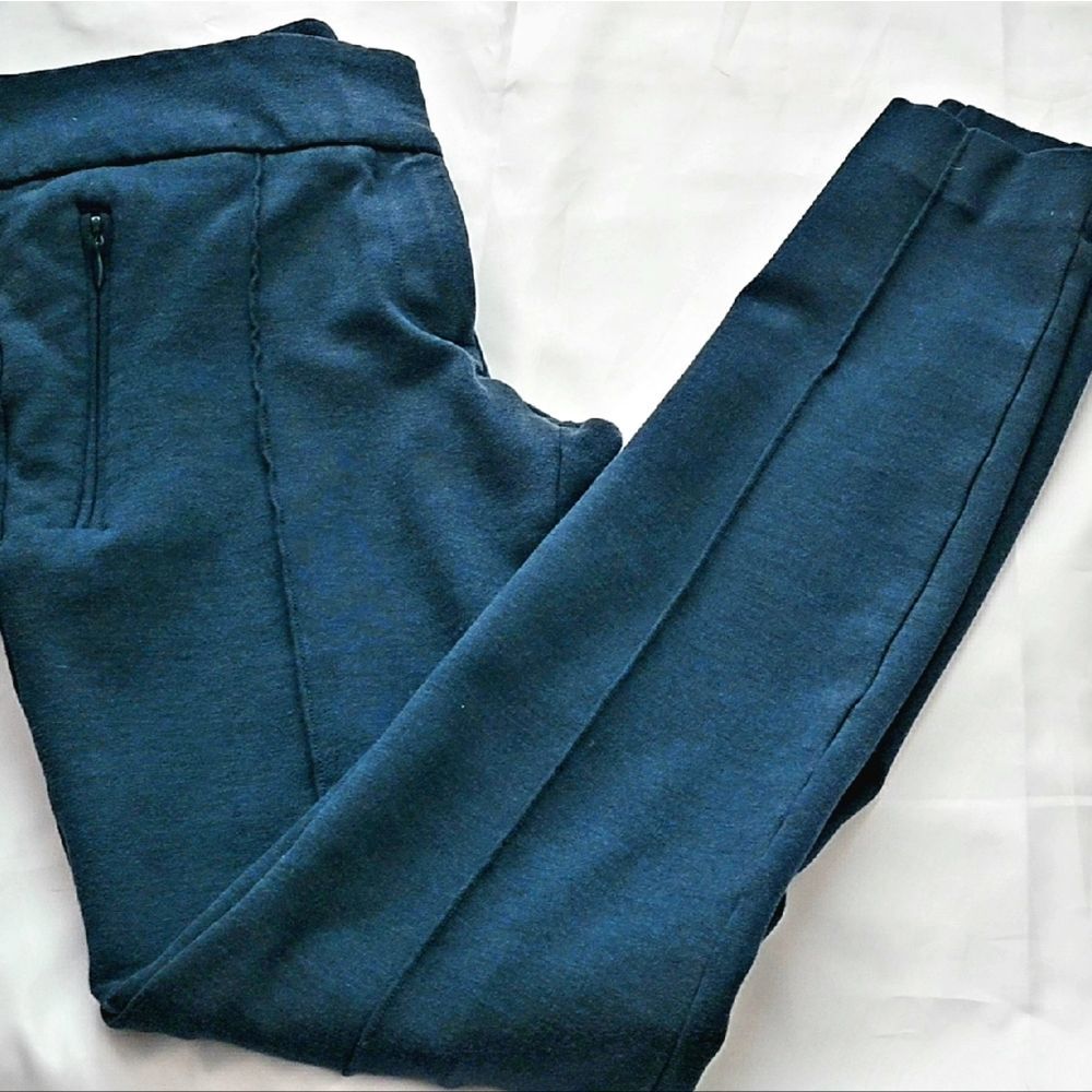 LIKE NEW Ann Taylor LOFT skinny dress pants/leggings (size 0)
